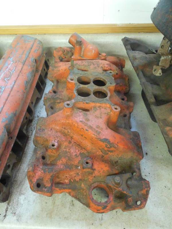lot 51 image: 60S CHEVY SMALL BLOCK INTAKE 4 BARREL