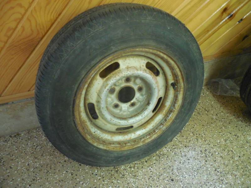 lot 79 image: 15 X 7 CHEVY RALLY WHEEL