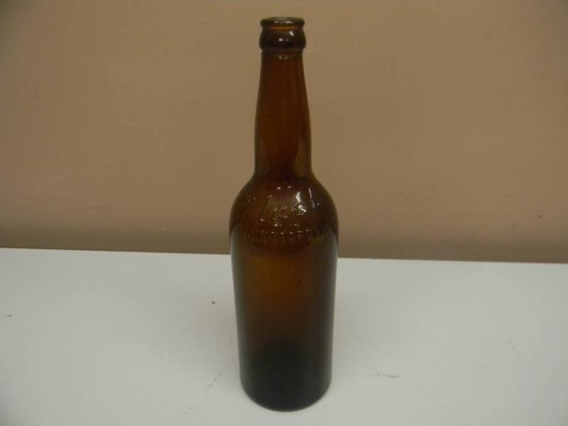 lot 51 image: VINTAGE ANTIQUE - RARE -  GLUEK MINNEAPOLIS QUART BOTTLE - RARE NICE - SEE PICTURES