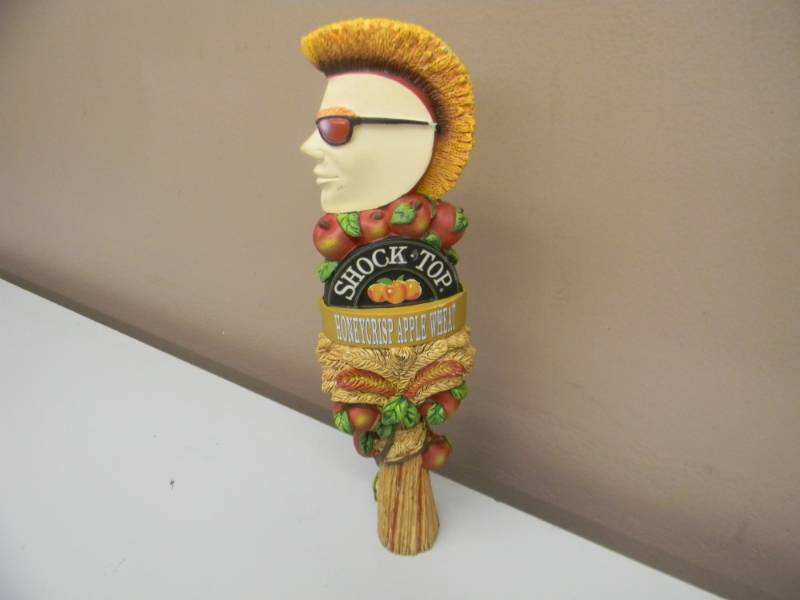 lot 75 image: SHOCK TOP HONEYCRISP APPLE WHEAT BEER TAP HANDLE - SEE PICTURES