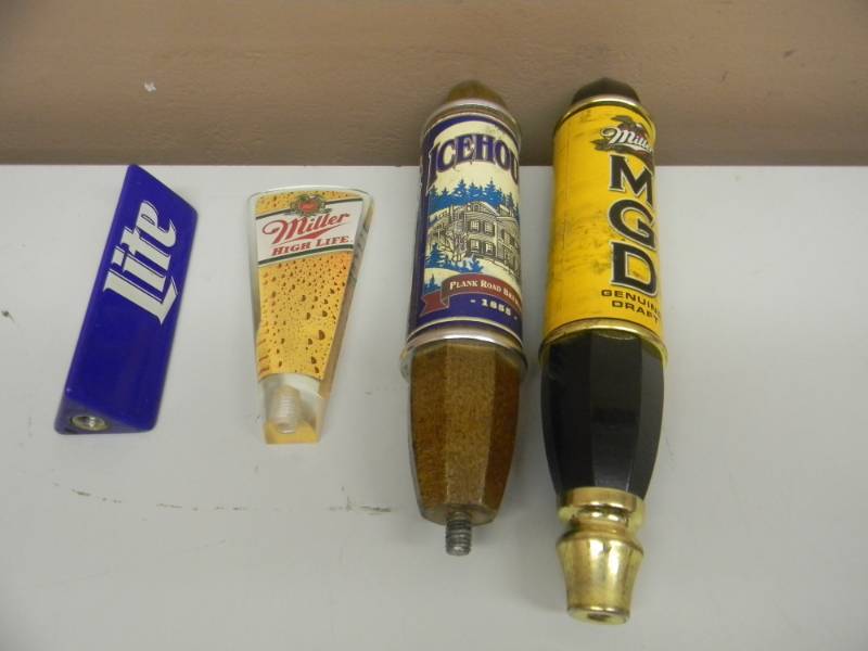 lot 76 image: 4 VINTAGE MILLER BEER TAP HANDLES - SEE PICTURES