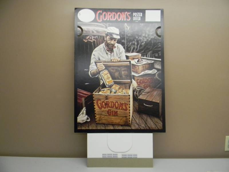 lot 84 image: VINTAGE GORDANS GIN ADVERTISING DISPLAY SIGN - NEVER BEEN DISPLAYED, NOS - APPROX 24 BY 34 - SEE PICTURES