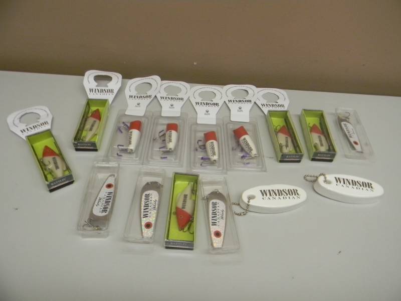 lot 92 image: NOS LARGE COLLECTION OF WINDSOR CANADIAN LURES & BOAT KEY CHAINS - SEE PICTURES