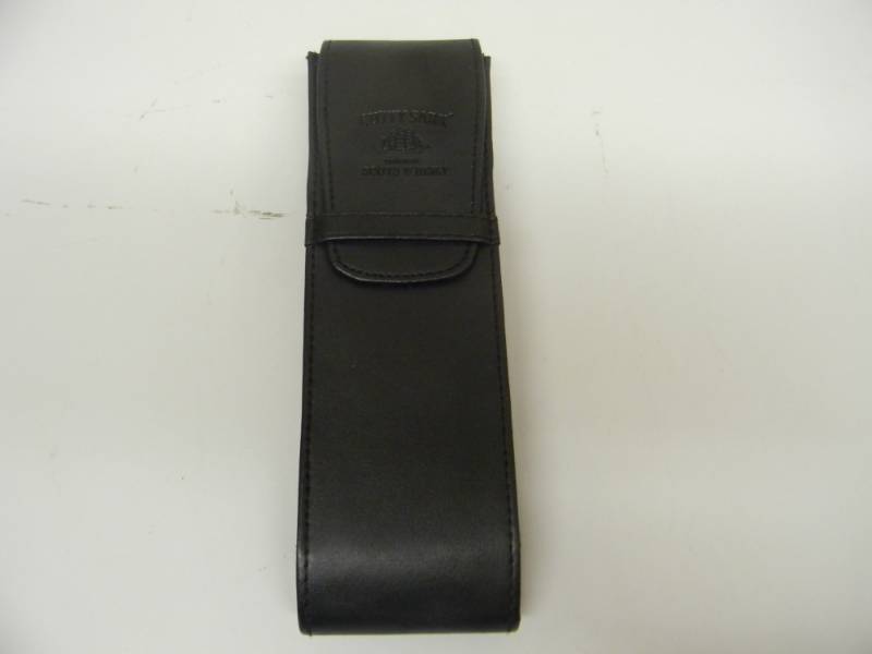 lot 93 image: NOS CUTTY SARK FLASK & CIGAR HOLDER WLEATHER CASE - SEE PICTURES