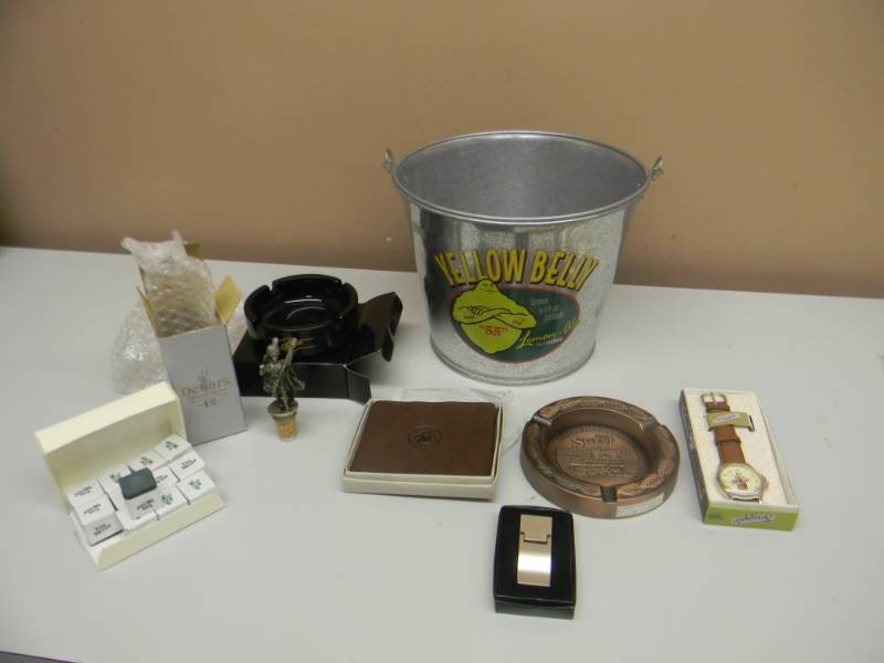 lot 95 image: NOS LARGE COLLECTION OF COOL STUFF - SEE PICTURES