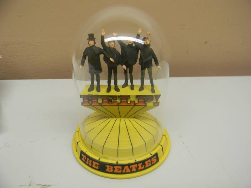 lot 104 image: The Beatles Franklin Mint HELP Limited Edition Music Box 1996 - AWESOME - SEE PICTURES