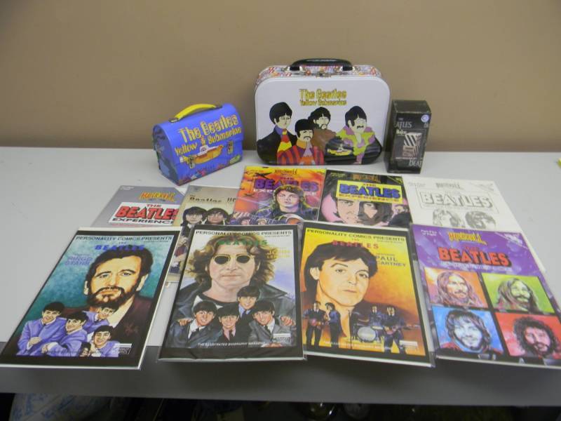 lot 114 image: NOS BEATLES COLLECTION - 2 LUNCH BOXES, SALT & PEPPER SHAKERS & COMICS - SEE PICTURES