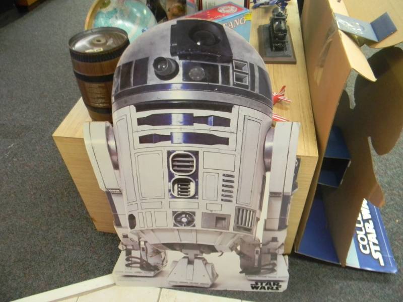 lot 128 image: LARGE VINTAGE NOS STAR WARS R2D2 ADVERTISING DISPLAY - APPROX 42 TALL - SEE PICTURES