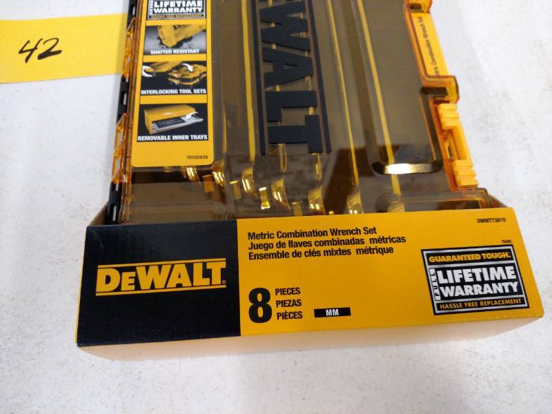 lot 42 image: Dewalt  8 pc. Combo Metric Wrench S...