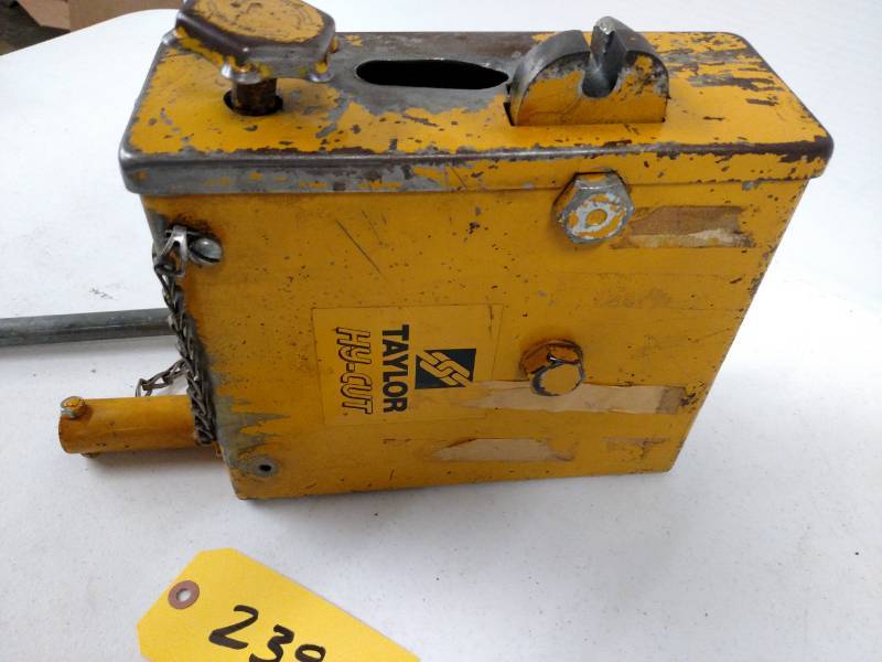 lot 239 image: Taylor HyCut Hydraulic Chain Cutte...