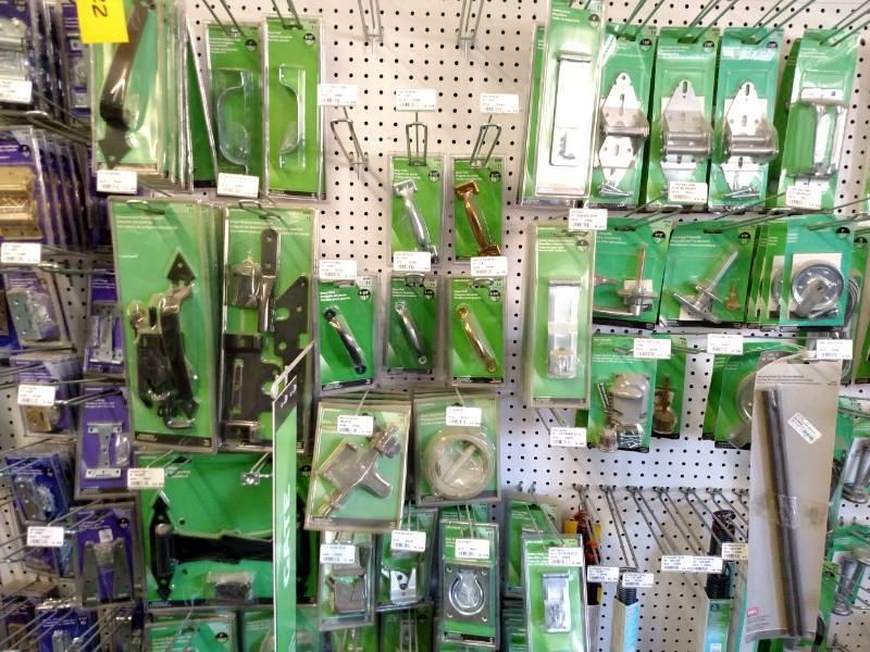 lot 422 image: Door Pulls, Hasps, Garage Door Hard...