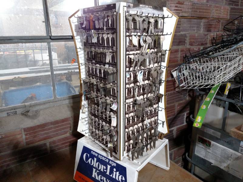 lot 531 image: Color-Lite Keys with Rack...