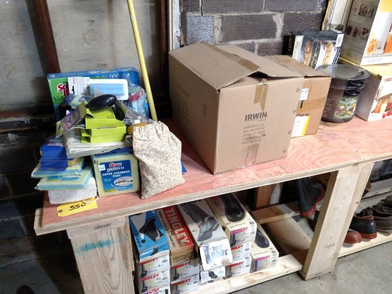lot 550 image: Contents of Shelf...