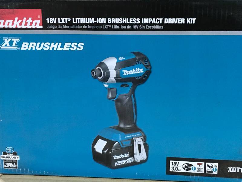 lot 70 image: MAKITA 18-Volt LXT Lithium-Ion Brushless Cordless Impact Driver Kit with (1) Battery 3.0Ah  in good condition