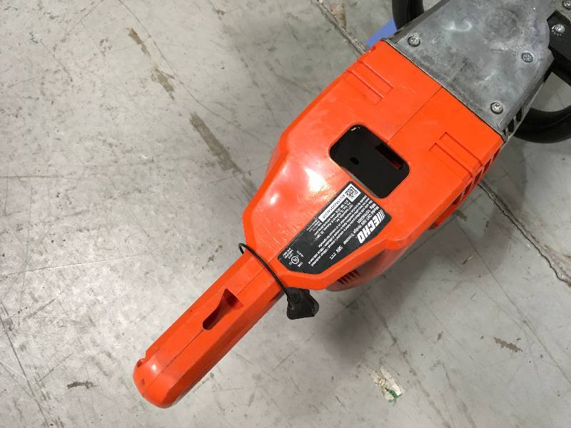 lot 96 image: ECHO 24 in. 58-Volt Lithium-Ion Brushless Cordless Hedge Trimmer - TOOL ONLY  in good condition