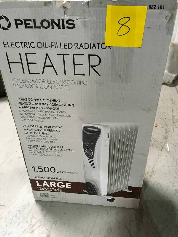 lot 8 image: Pelonis 682101 Electric Oil Filled Radiator Heater