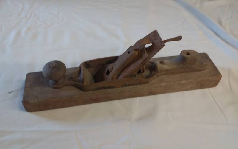 lot 2 image: Vintage Wood Base Hand Plane 15-Inch