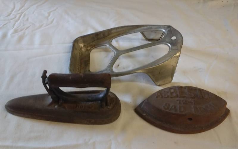lot 12 image: Sensible #5 Cast Iron, Asbestos 12B Sad Iron, Iron Trivet