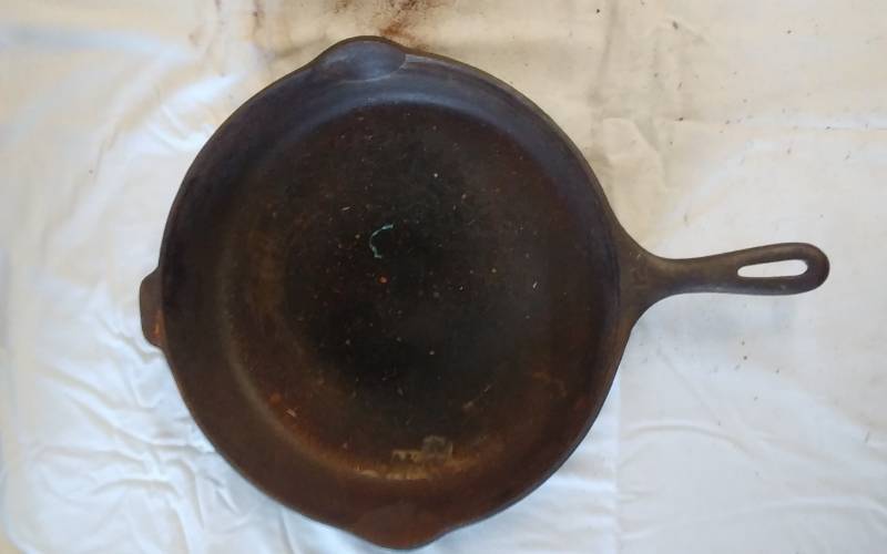 lot 24 image: Made In USA No. 12 Cast Iron Skillet - 14 Inch