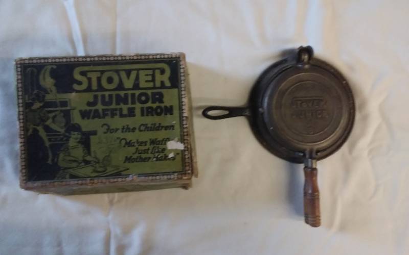 lot 28 image: Vintage Cast Iron Toy Waffle Iron No. 8 - Stover Junior--With Original Box