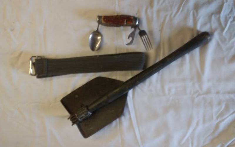lot 36 image: Folding Shovel, Vintage Jack-Knife Style Folding Utensils, Belt
