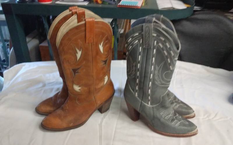 lot 43 image: 2-Pair Ladies Western Boots - Size 89