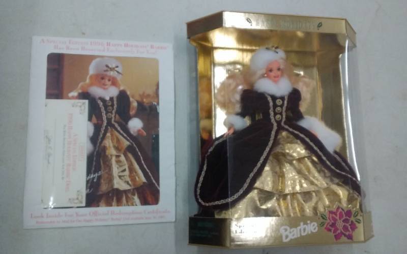 lot 65 image: Holiday Barbie 1996