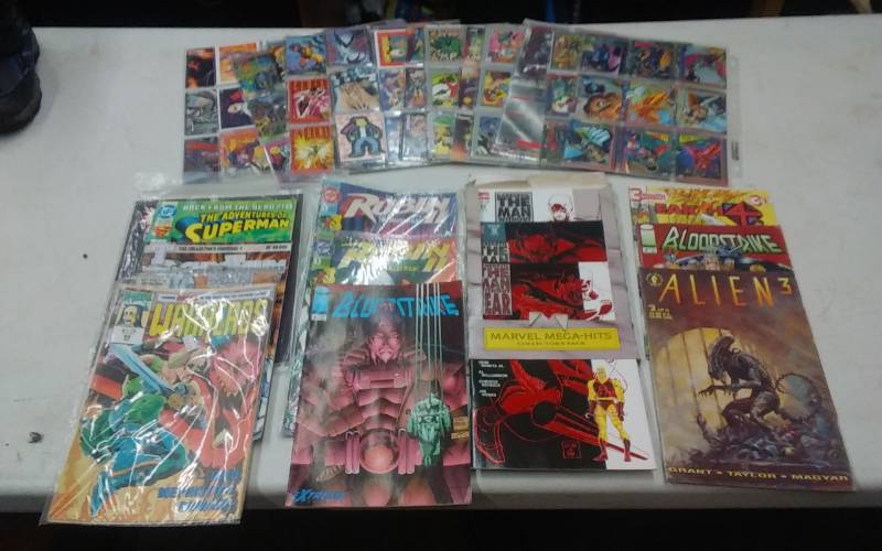 lot 77 image: Lot Of Assorted Comics & Trading Cards
