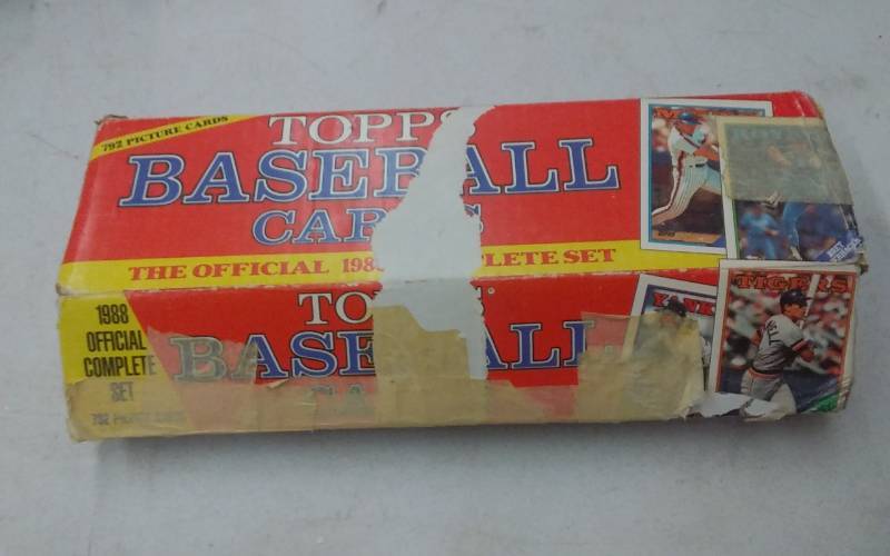 lot 80 image: 1988 Topps Baseball Official Complete Set