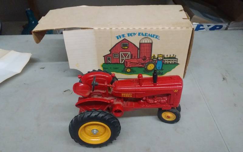 lot 93 image: Massey-Harris 33 With Original Box (Ertl-Dyersville, Iowa)