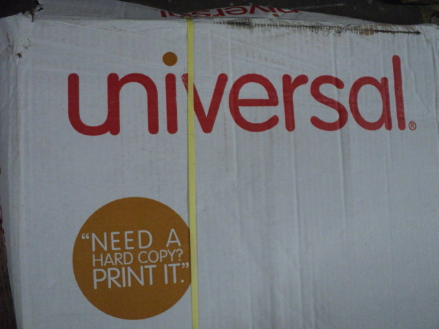 lot 2 image: 5000 sheets of Universal 8.5 x 14...