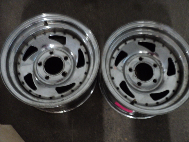 lot 13 image: 2 14-7 wide rims Chevy  4 34 bo...