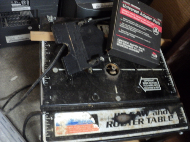 lot 19 image: saw and router table with adapter p...