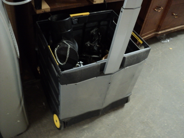 lot 25 image: garden cart and supplies and 2 jack...