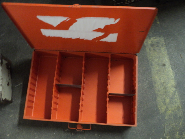 lot 33 image: metal case...