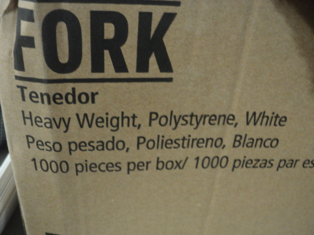 lot 37 image: 1000 white heavy weight forks...