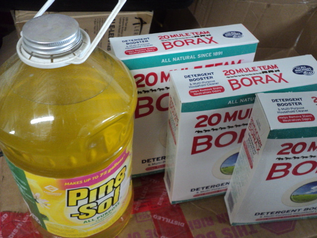 lot 54 image: 1 144 ounce Pine-Sol makes 72 gallo...
