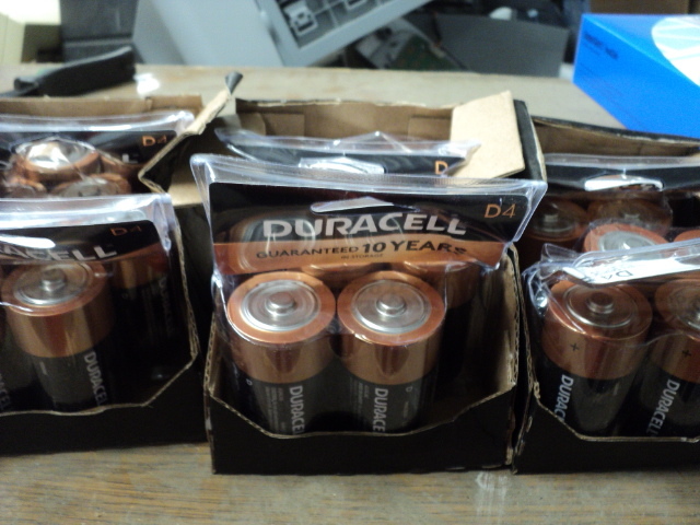 lot 56 image: 24 size D batteries...