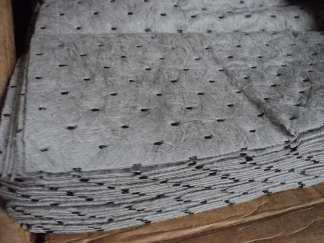 lot 80 image: box of 15 x 19 absorbent pads 100...
