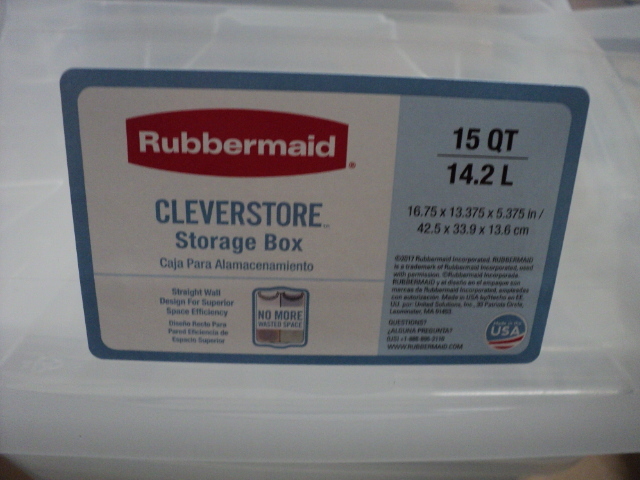lot 81 image: 8 Rubbermaid 15 qt storage containe...