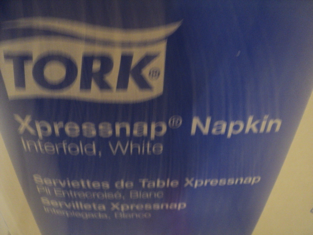 lot 87 image: box of 6000 Xpressnap napkins...