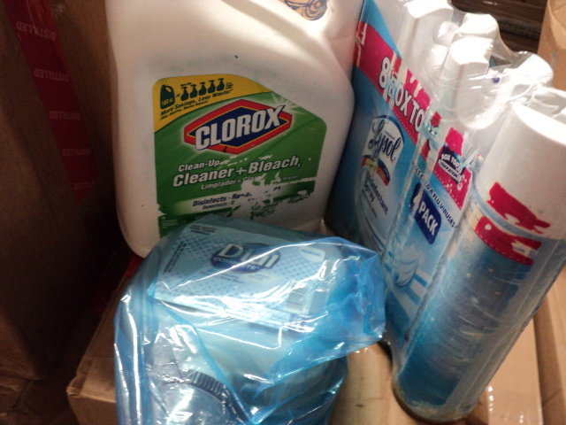 lot 100 image: 180 oz. Clorox Cleaner and Bleach, ...