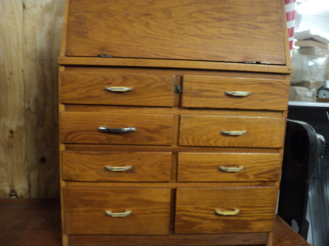 lot 193 image: wood desk 33x17x45...