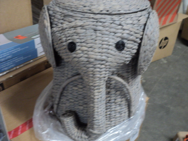 lot 227 image: elephant animal hamper 24x18...