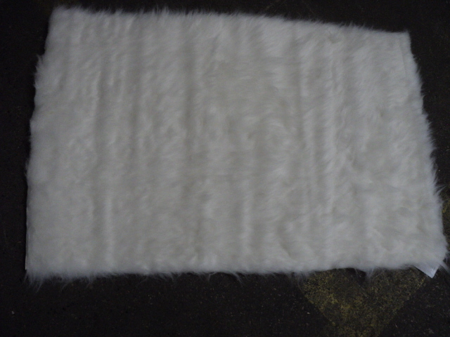 lot 238 image: Home 2x3 white faux sheep skin ru...