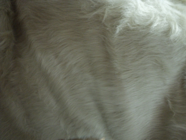 lot 241 image: Home 3x5 beige faux sheep skin ru...