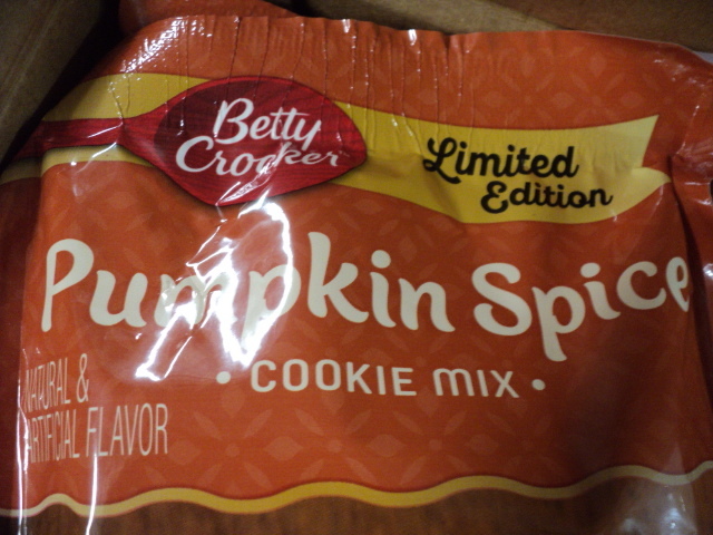 lot 257 image: 12 pack Pumpkin Spice cookie mix...