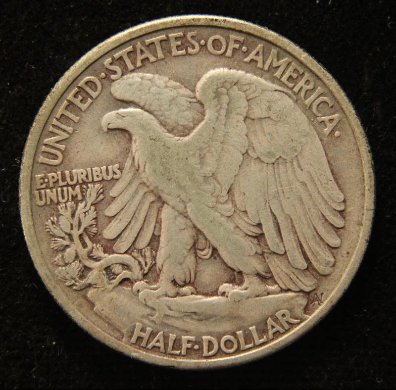 1940 WALKING LIBERTY SILVER HALF DOLLAR