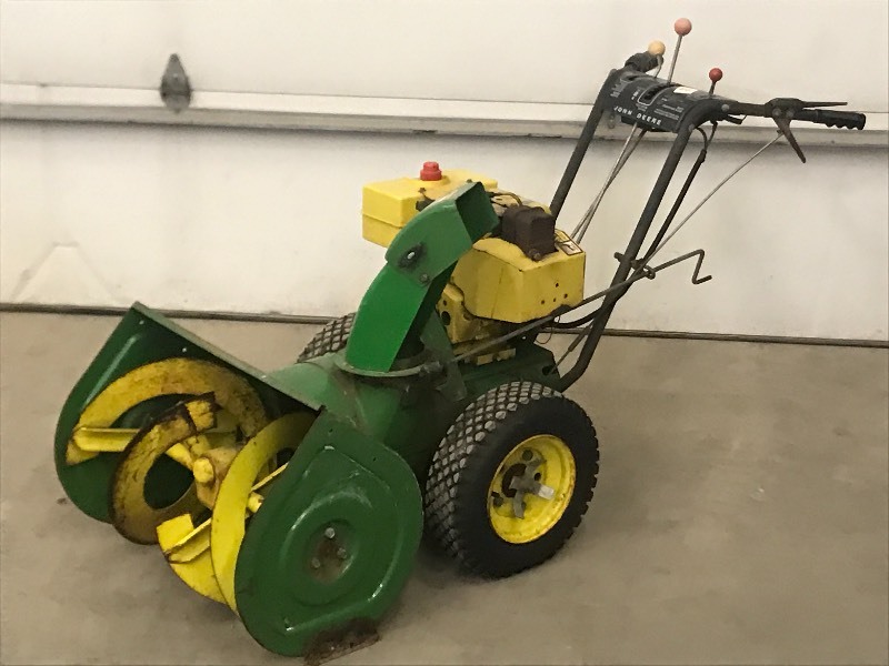 John Deere 826 Snow Blower