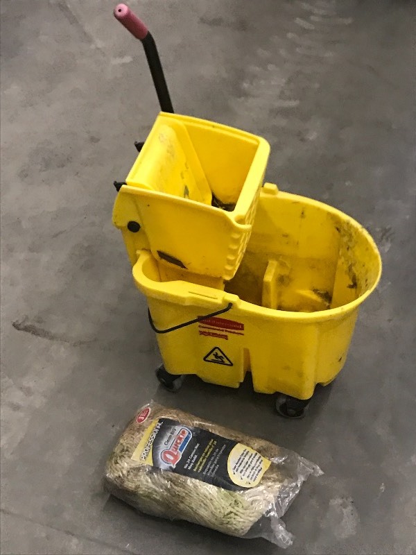 Rubbermaid Mop Bucket